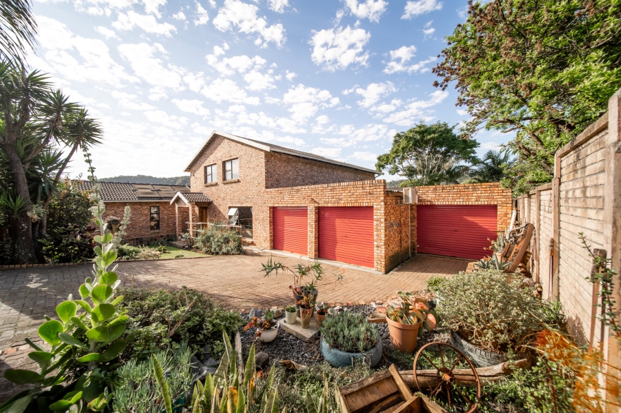 5 Bedroom Property for Sale in Gonubie Eastern Cape